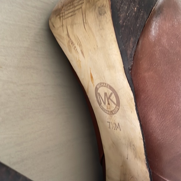 Michael Kors 5 inch heel boots mocha color with platform . - Picture 5 of 6